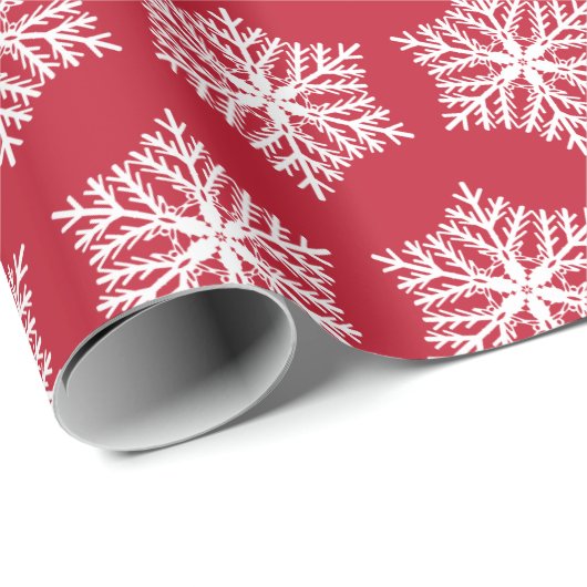 Kerstrode en witte sneeuwvlokken WinterFeestdagen Cadeaupapier (Rol Hoek)