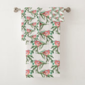 kerstrode kardinalen op de pijnboomafdeling bad handdoek (Insitu)