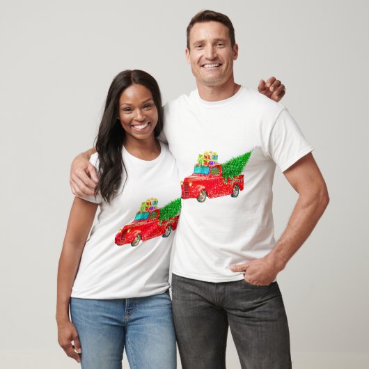 Kerstrode vrachtwagen met kerstboom en cadeau t-shirt (Unisex)