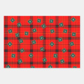 kerstrood en groen gepantserd met tartan monogramm inpakpapier vel (Voorkant 2)
