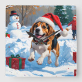 Kerstscene met Beagle in sneeuw Vierkante Klok (Voorkant)