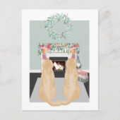Kerstscene met twee gele labradorhonden bij de ope feestdagenkaart (Voorkant)