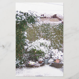 Kerstseizoen, sneeuw in de tuin briefpapier