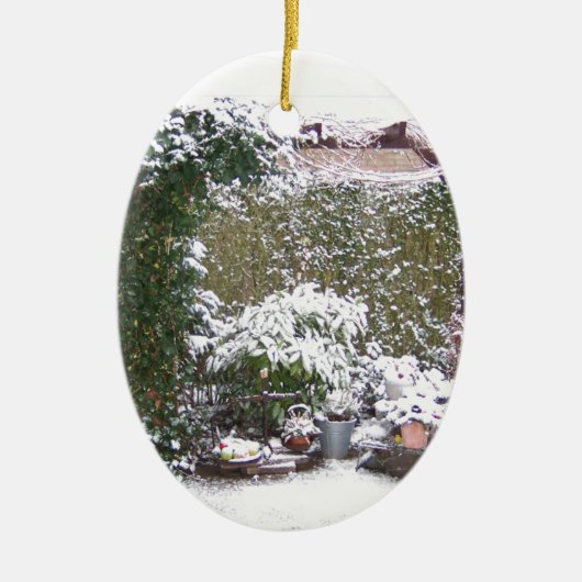 Kerstseizoen, sneeuw in de tuin keramisch ornament (Voorkant)