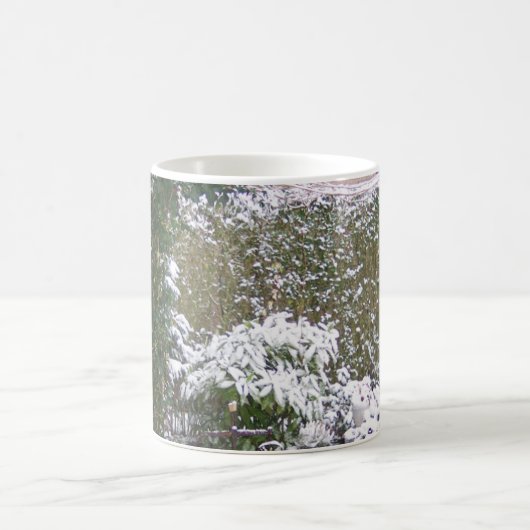 Kerstseizoen, sneeuw in de tuin koffiemok (Center)