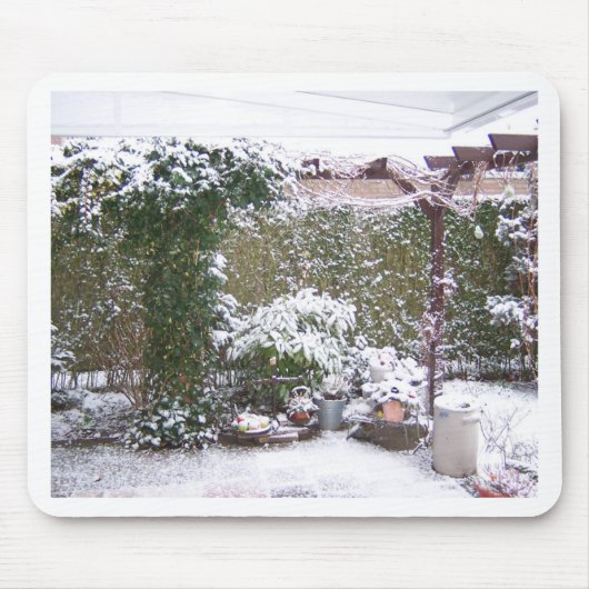 Kerstseizoen, sneeuw in de tuin muismat (Voorkant)