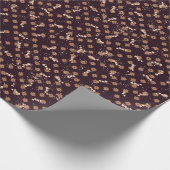 kerstsierbomen besneeuwt op donkere wol cadeaupapier (Hoek)