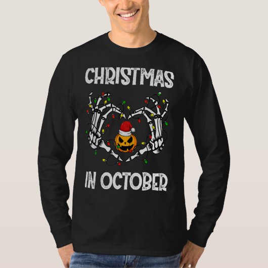 Kerstskeleton Hands Pumpkin Santa Hat T-shirt (Voorkant)