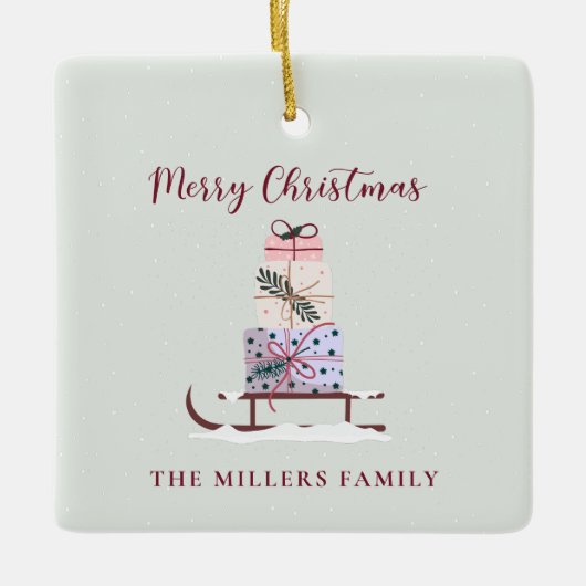 Kerstslee vol met cadeaus, lichtgroen keramisch ornament (Voorkant)