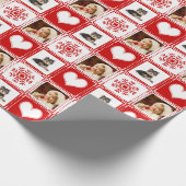 kerstsnowflakes en hart 2 Familie Foto Cadeaupapier (Hoek)