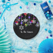 kerstsnowflakes op zwart papieren bordje (Feest)