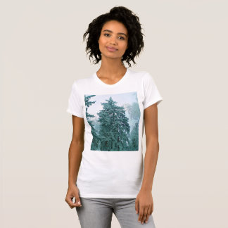 Kerstsparren met sneeuw t-shirt