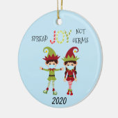 Kerstsprei Joy niet Germs Elf 2020 Keramisch Ornament (Links)