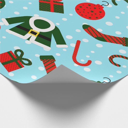 Kerstspullen in Rood en Groen en sneeuw backgro Cadeaupapier (Hoek)