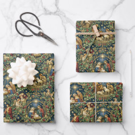 Kerststal met bloemenprint op middernachtblauw inpakpapier vel