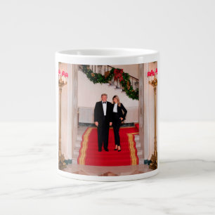 Kerststappen President Donald Trump en Melania Grote Koffiekop