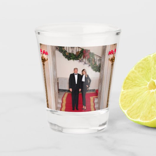 Kerststappen President Donald Trump & Melania Shot Glas (Voorkant)