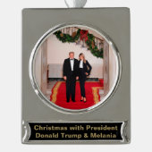 Kerststappen President Donald Trump & Melania Verzilverd Banner Ornament (Voorkant)