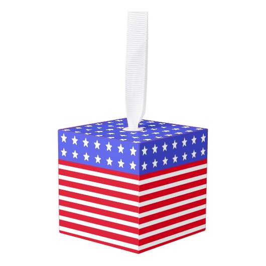 Kerststerren op blauwe en rode en witte streep decoratie (Voorkant hoekig)