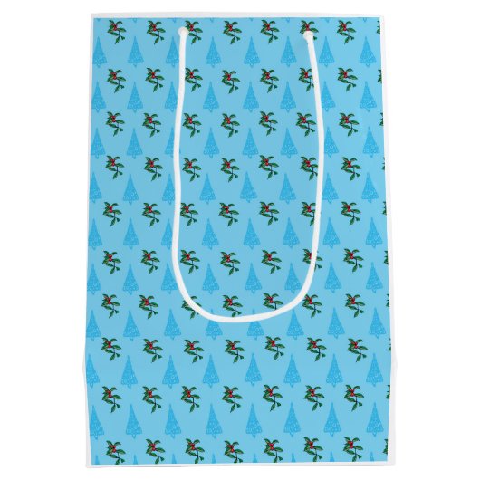 Kersttas met Holly en Blauwe Bomen Medium Cadeauzakje (Achterkant)