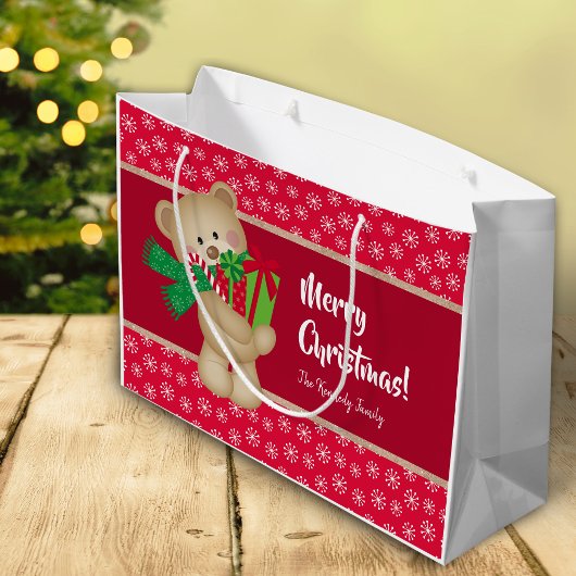 Kerstteddybeer met Gift en Snowflakes, rood Groot Cadeauzakje