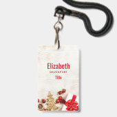 Kerstthema-items op een rustig houten bord badge (Voorzijde met lanyard)