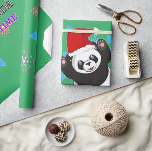 Kersttijd panda-verpakkingspapier. cadeaupapier (Crafts)