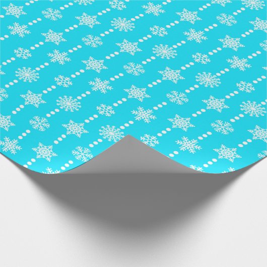 KerstTurquoise en White Snowflakes Pattern Cadeaupapier (Hoek)