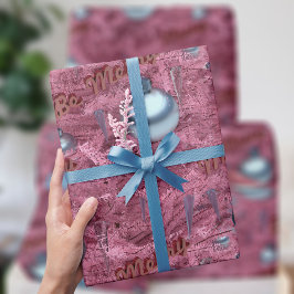 Kerstvakantie met vrolijk roze dennenboompatroon cadeaupapier