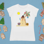 Kerstvakantie strand Tropische Sneeuwman T-shirt<br><div class="desc">Dit ontwerp is gemaakt door middel van digitale kunst. Het kan worden gepersonaliseerd in het gebied dat wordt aangeboden. Neem contact met me op colorflowcreations@gmail.com als je dit ontwerp op een ander product wilt gebruiken. Koop mijn oorspronkelijke abstracte acrylschilderij te koop op www.etsy.com/shop/colorflowart. Zie meer van mijn creaties of volg...</div>