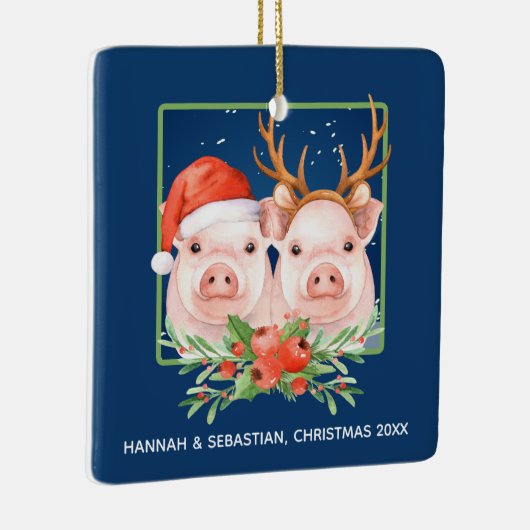 Kerstvarkens Santa Reindeer Couple op maat Keramisch Ornament (Rechts)