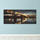 Kerstverlichting op de brug over de Donau. Canvas Afdruk (Insitu (Houten vloer))