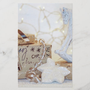 Kerstverpakte pakketten briefpapier