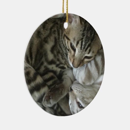 kerstversiering met bengachtige kat keramisch ornament (Rechts)