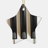 Kerstversiering op piano-toetsenbord keramisch ornament (Links)