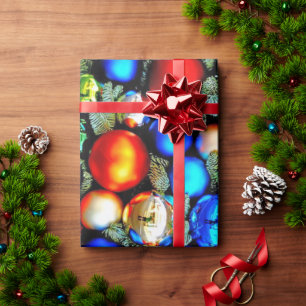  kerstversieringen; cadeaupapier