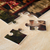 Kerstversieringen die op bomen hangen, zijn moeili legpuzzel (Zijkant)