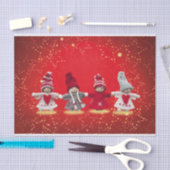 kerstversieringen op een rode achtergrond tissuepapier (Craft)