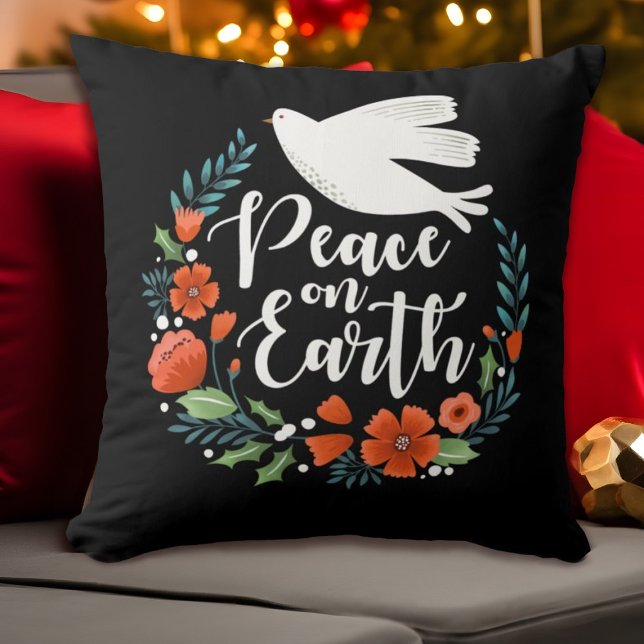 Kerstvrede op aarde kussen (An elegant Christma s pillow featuring the words, peace on earth, and a dove)