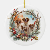 Kerstvreugde met een Brittany Spaniel Keramisch Ornament (Achterkant)