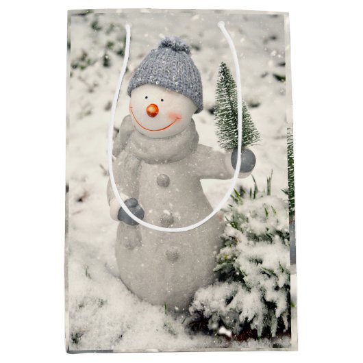 Kerstvreugde met een glimlachende sneeuwman medium cadeauzakje (Voorkant)