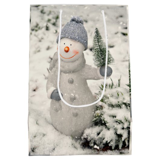 Kerstvreugde met een glimlachende sneeuwman medium cadeauzakje (Achterkant)