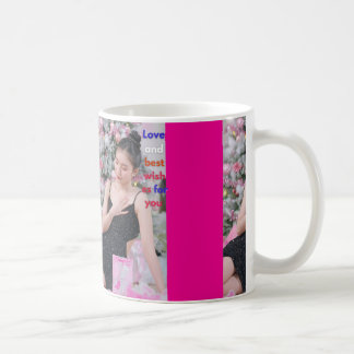 Kerstvrouw met cadeaus koffiemok