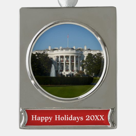 Kerstwit huis voor Feestdagen Washington DC Verzilverd Banner Ornament (Voorkant)
