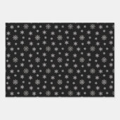 Kerstwitte sneeuwvlokken op zwarte achtergrond inpakpapier vel (Voorkant)