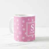 Kerstwitte sneeuwvlokken Roze monogram Koffiemok (Voorkant links)