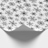 Kerstzwart-wit Snowflake-patroon Cadeaupapier (Hoek)