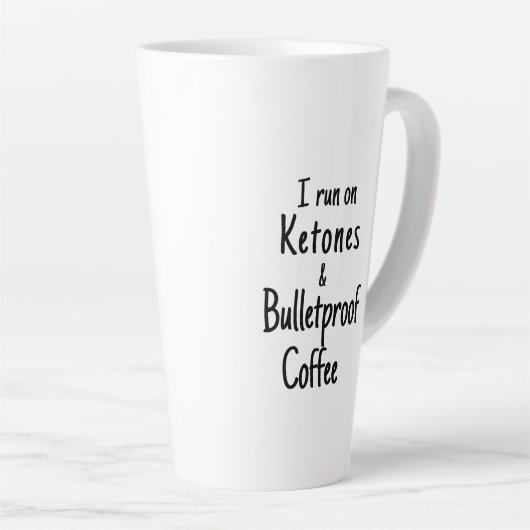 Ketonen en kogelvrije koffie met dubbelzijdige mok (Rechterhoek)