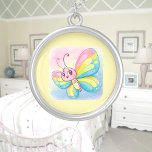 Ketting regenboogvlinder<br><div class="desc">Een schattige regenboogvlinder digitaal gemaakt in een cartoon waterverf stijl. Perfect ontwerp voor kinderen en volwassenen op veel trendy producten! Pas uw achtergrondkleur aan of voeg tekst toe!</div>