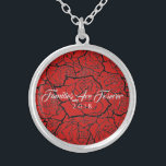 Ketting rood zwart Rozen-families zijn voor altijd<br><div class="desc">Ketting weergegeven in Silver Bord met een zwarte multi-roos print op een rode achtergrond en tekst van "Families Are Forever 2018" in fancy script van White. Pas dit ketting aan en kies uw stijl of verander kleuren. Of koop zoals ontworpen.</div>